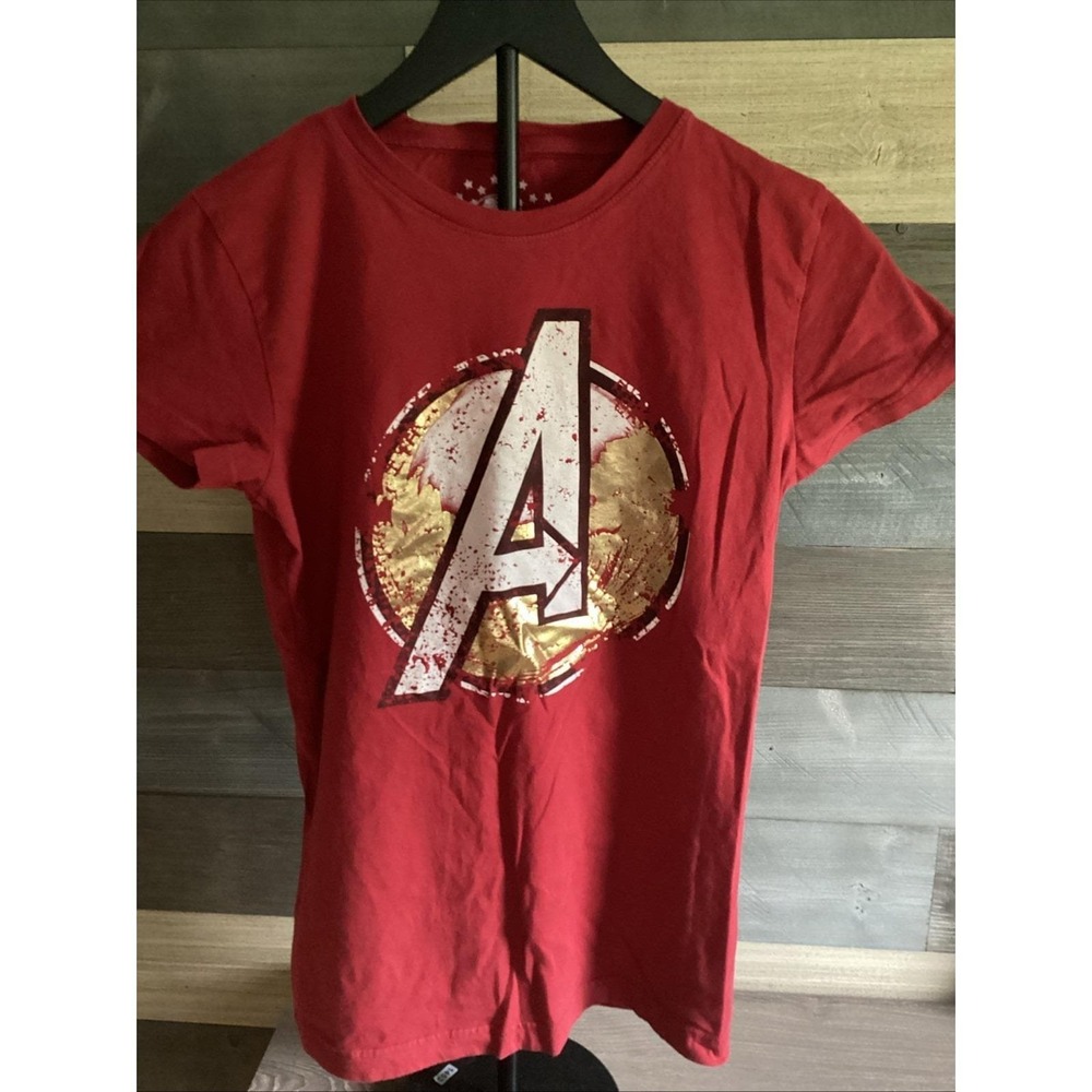 Avengers Universal Studios Youth Large T- Shirt Red Marvel